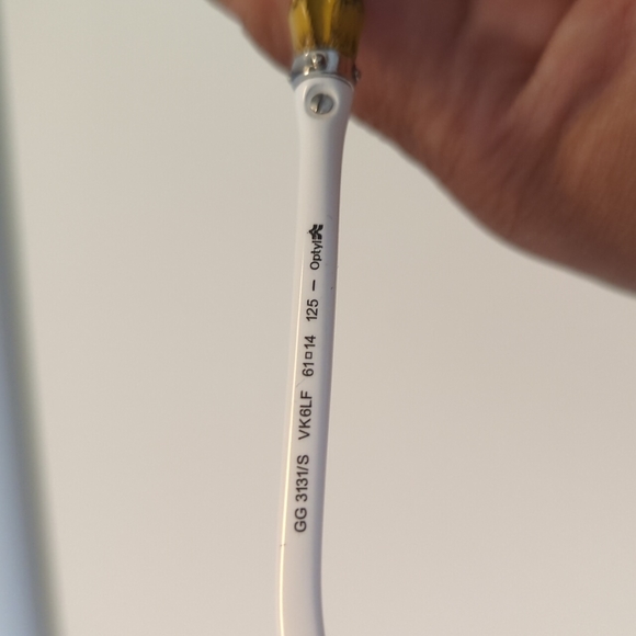 Gucci White Framed Bamboo Sunglasses - Picture 6 of 6